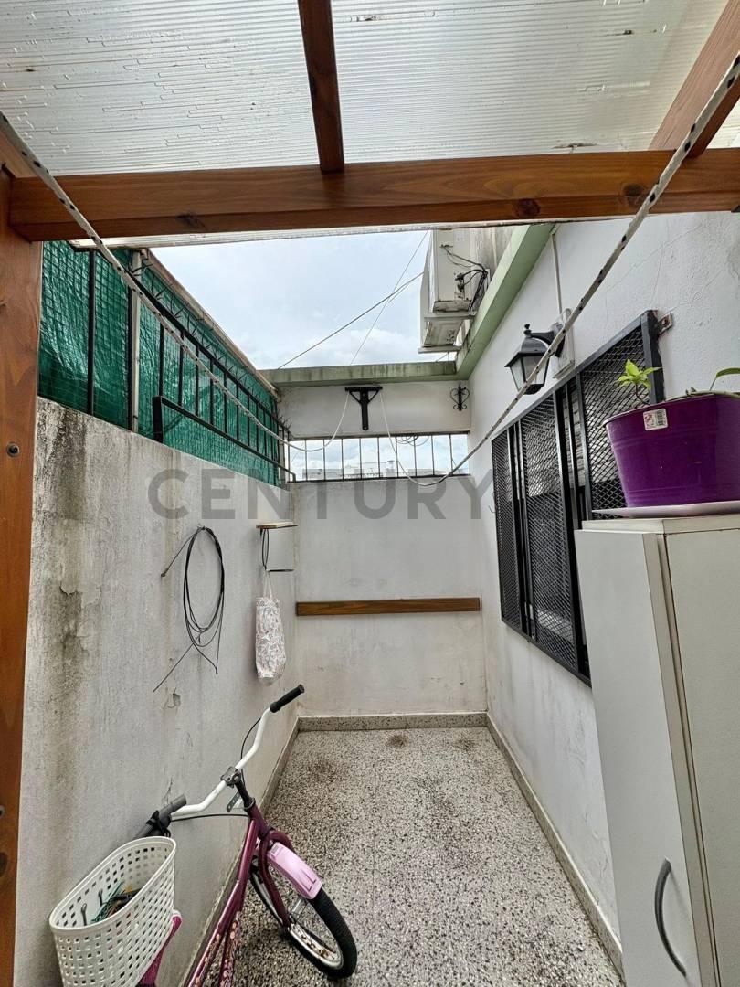 Foto de PH 2 AMBIENTES EN VENTA CON PATIO - APTO CREDITO, imagen 1