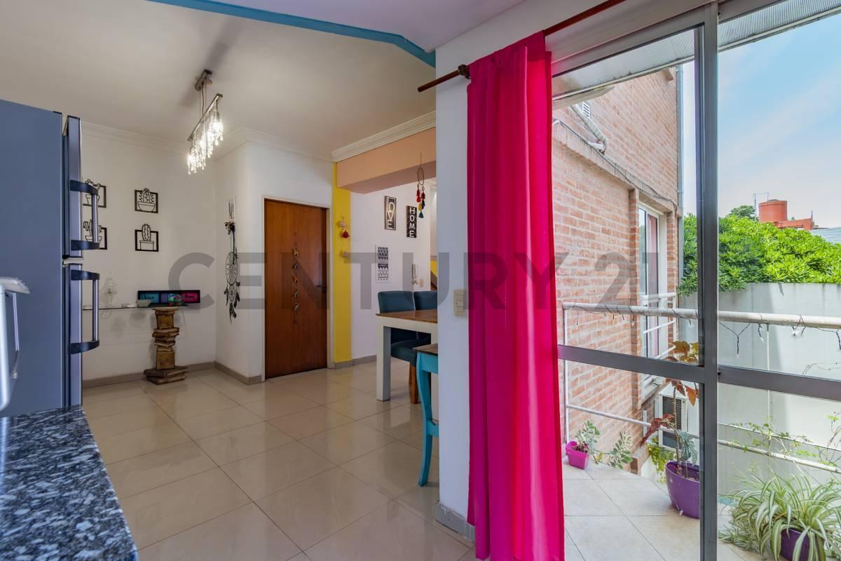 Foto de Venta depto tipo duplex con doble balcon/ Apto credito- Villa Luro, imagen 1