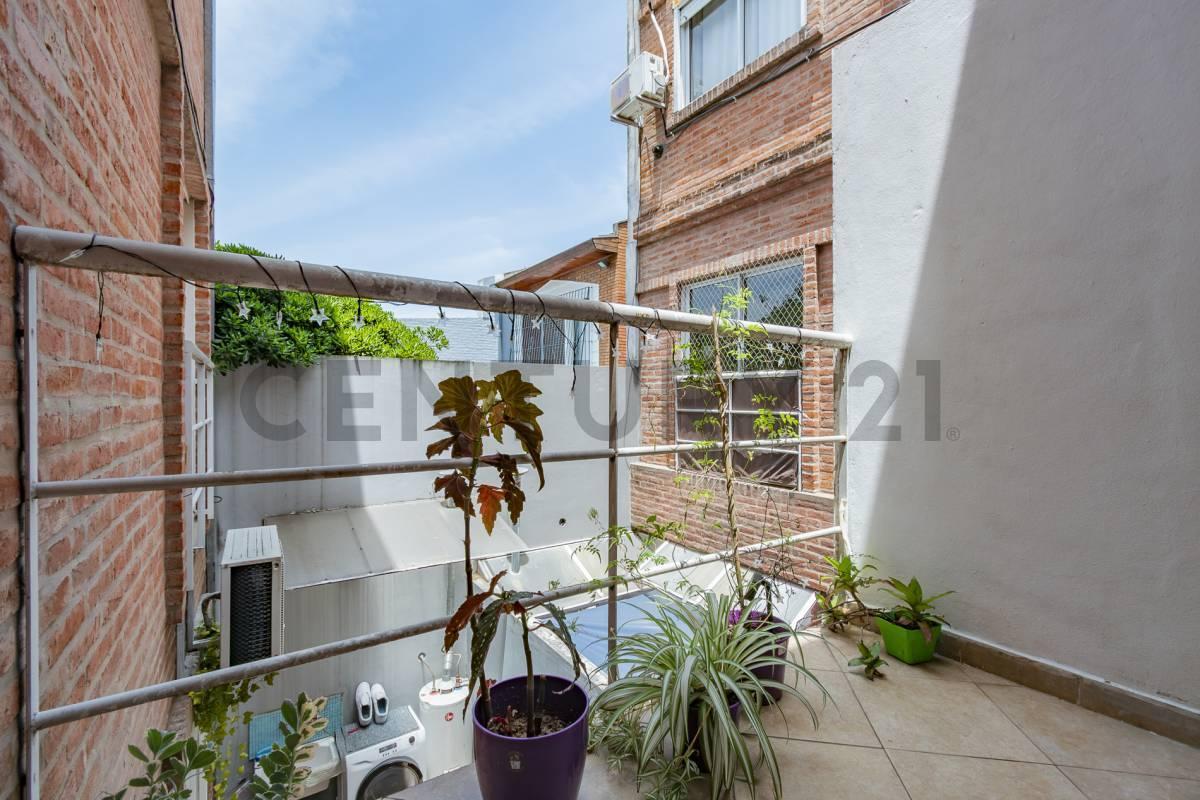 Foto de Venta depto tipo duplex con doble balcon/ Apto credito- Villa Luro, imagen 3