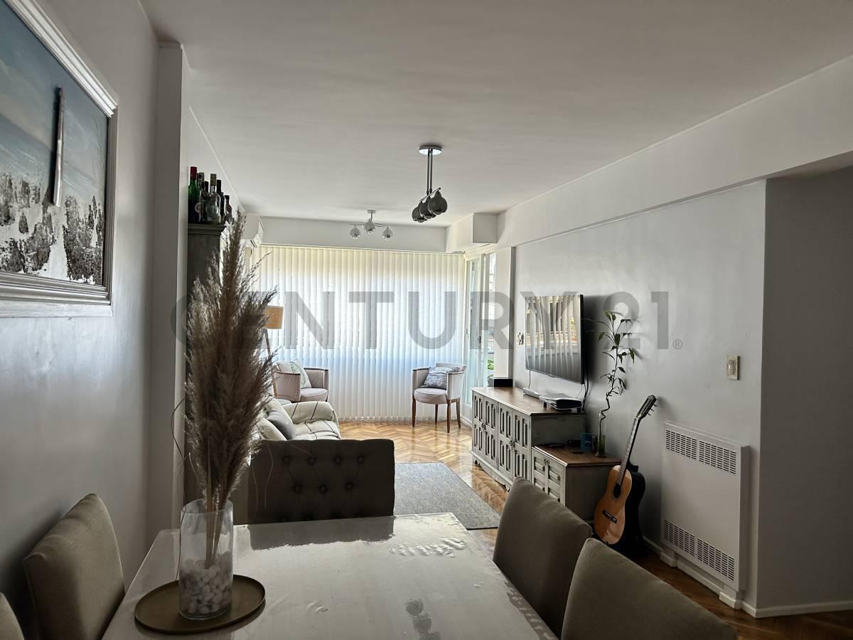 Foto de VENTA PISO 3 AMBIENTES EN RECOLETA RENOVADO, imagen 2