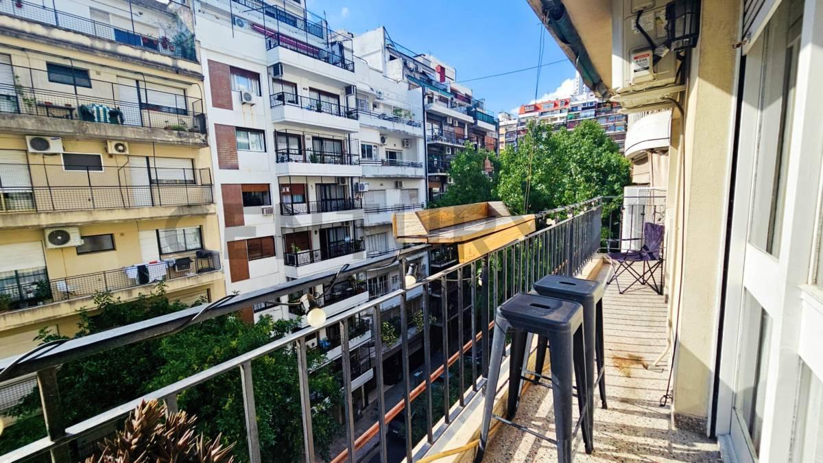 Foto de VENTA DEPTO 4 AMB RENOVADO DEPENDENCIA LAVADERO BALCON, imagen 1