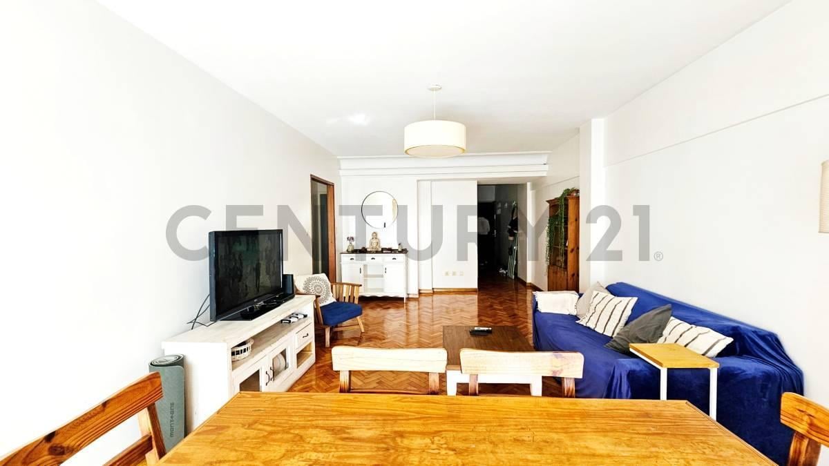Foto de VENTA DEPTO 4 AMB RENOVADO DEPENDENCIA LAVADERO BALCON, imagen 4