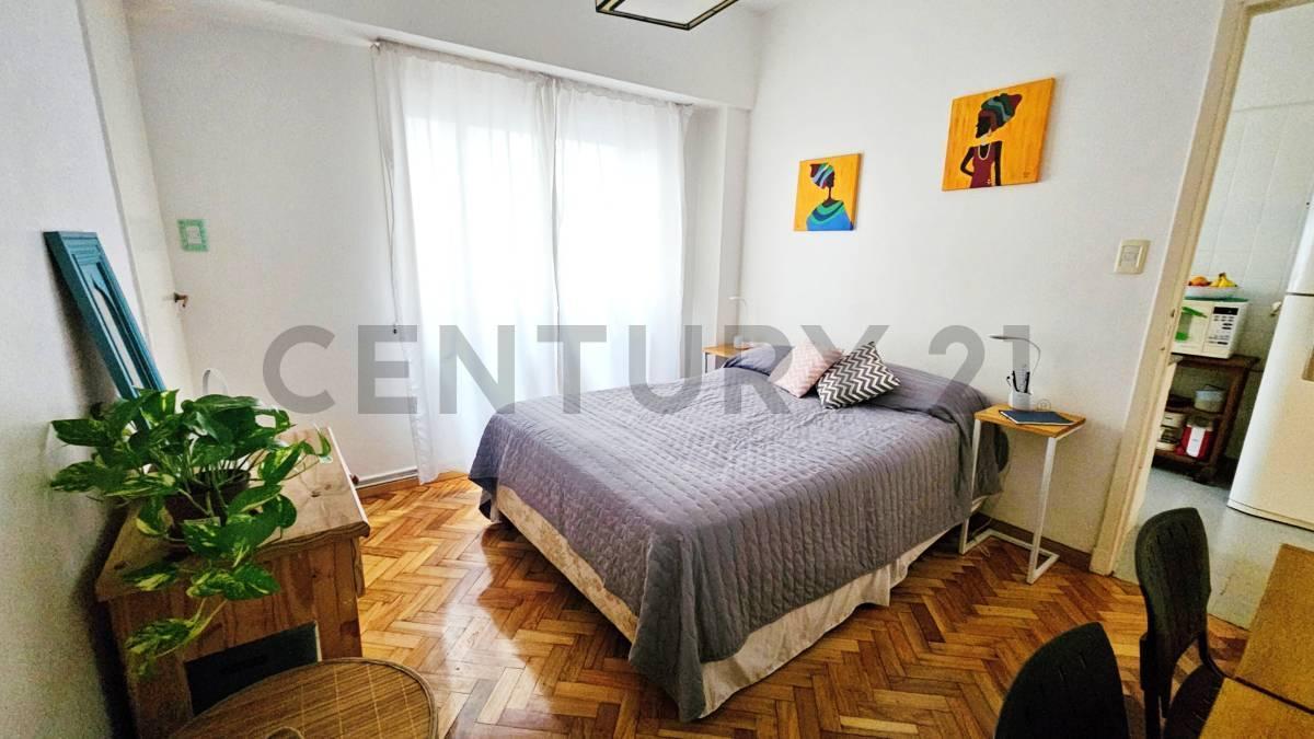 Foto de VENTA DEPTO 4 AMB RENOVADO DEPENDENCIA LAVADERO BALCON, imagen 5