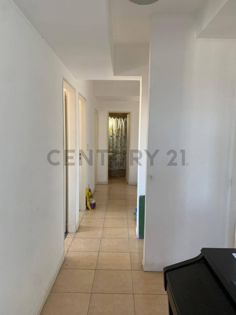 Foto de VENTA Departamento de 4 ambientes | San Miguel, imagen 5