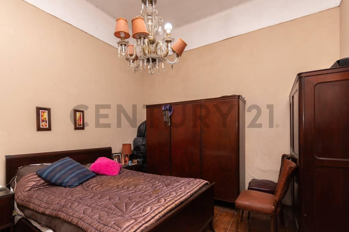 Foto de Venta PH a refaccionar 4 Ambientes con Cochera, Terraza y Patio, imagen 4