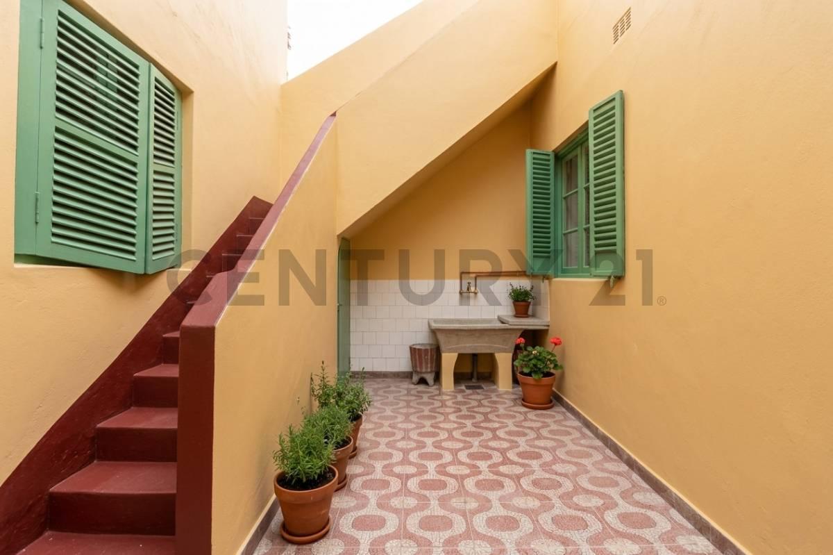 Foto de Venta PH a refaccionar 4 Ambientes con Cochera, Terraza y Patio, imagen 2