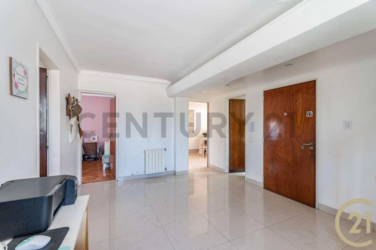 Foto de Venta PH 4 ambientes c/ terraza y parrilla - Parque Patricios, imagen 3