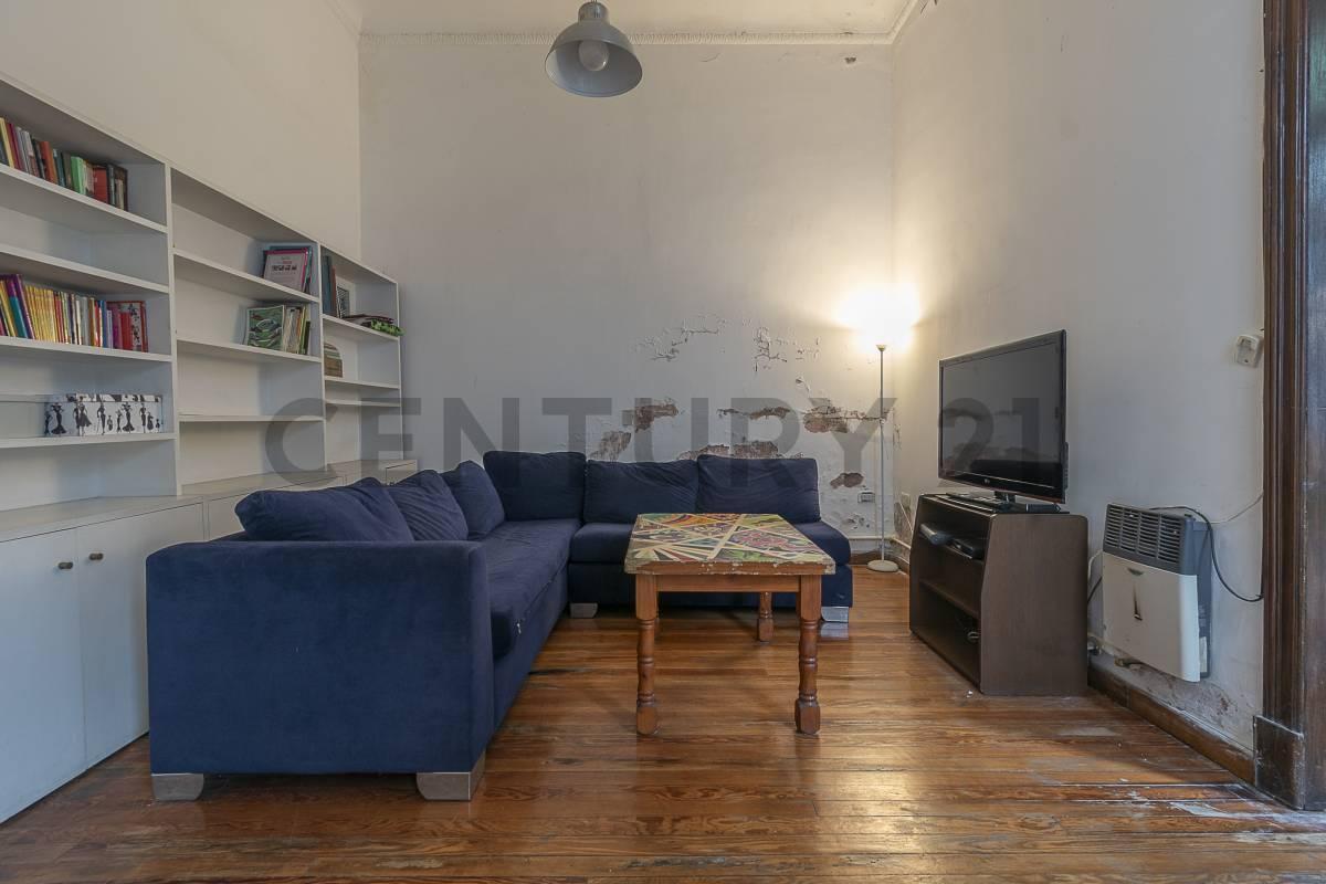 Foto de Venta Casa 6 amb Cochera Terraza patio Pque Patricios, imagen 2
