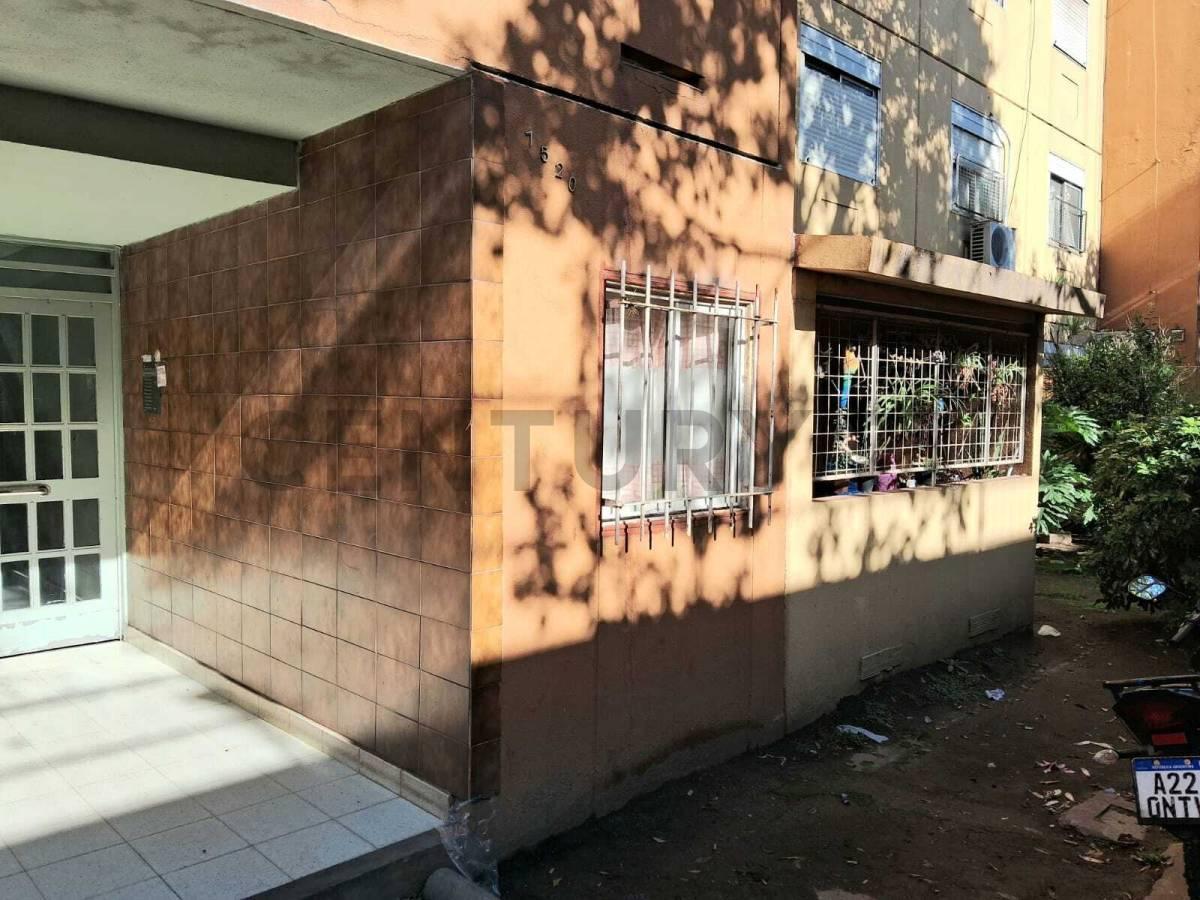 Foto de VENTA-PERMUTA-FLORES dpto 3 amb, patio. Lafuente 1520, imagen 1
