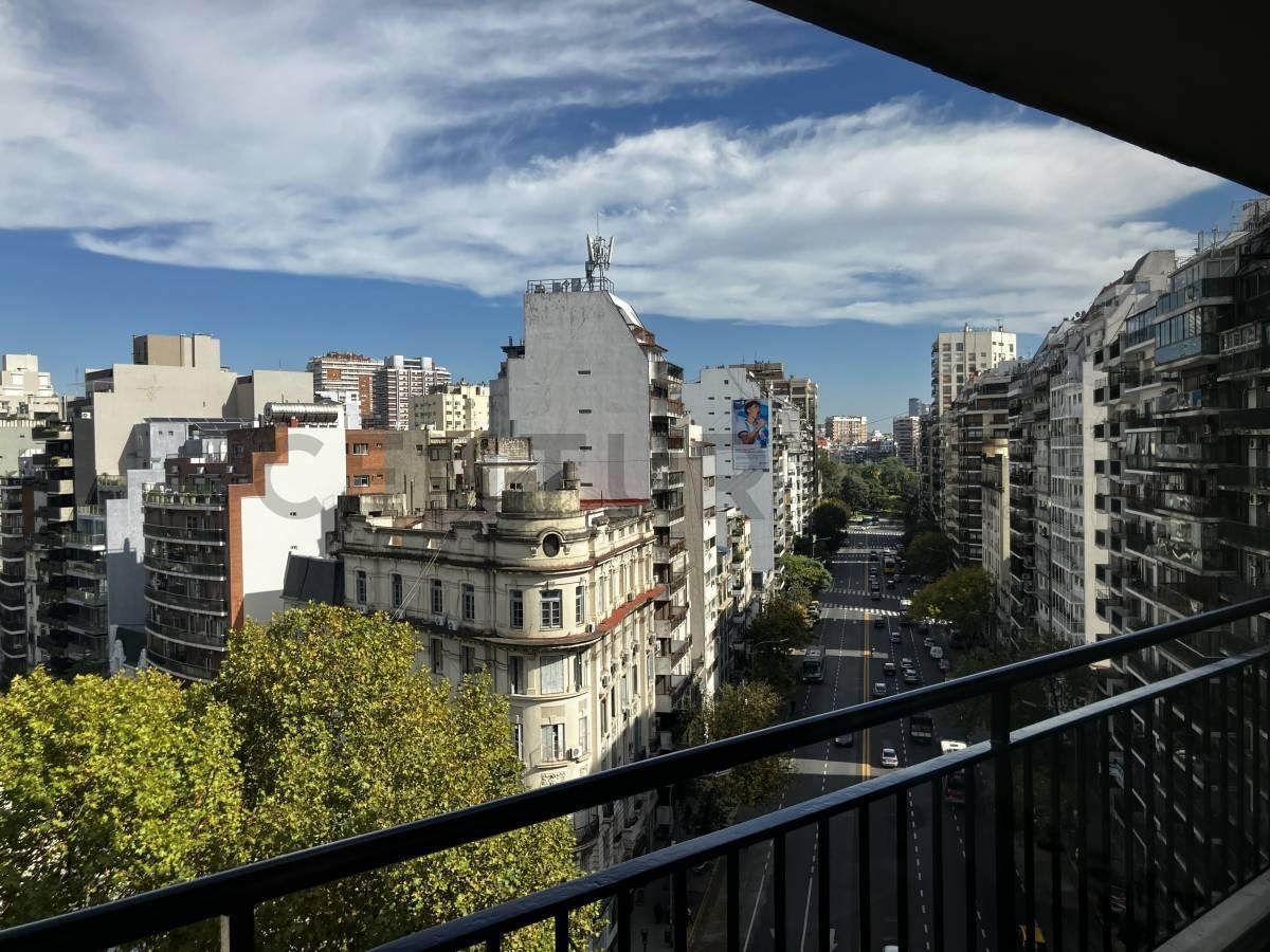 Foto de IMPECABLE/VISTA UNICA 3 AMBIENTES SOBRE AVDA GRAL LAS HERAS, imagen 2