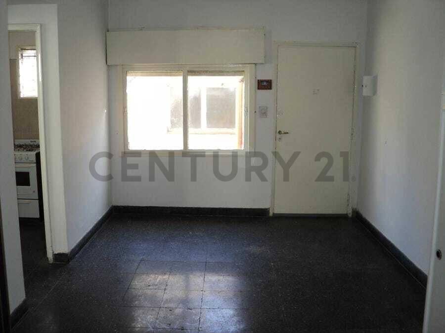 Foto de VENTA-PERMUTA MONOAMBIENTE -FLORES-SIN EXPESAS, imagen 1