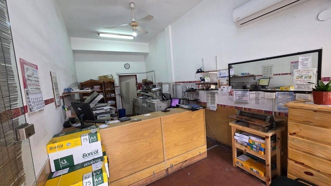 Foto de VENTA de Locales comerciales con oficinas | Moron - Acepta permuta, imagen 3