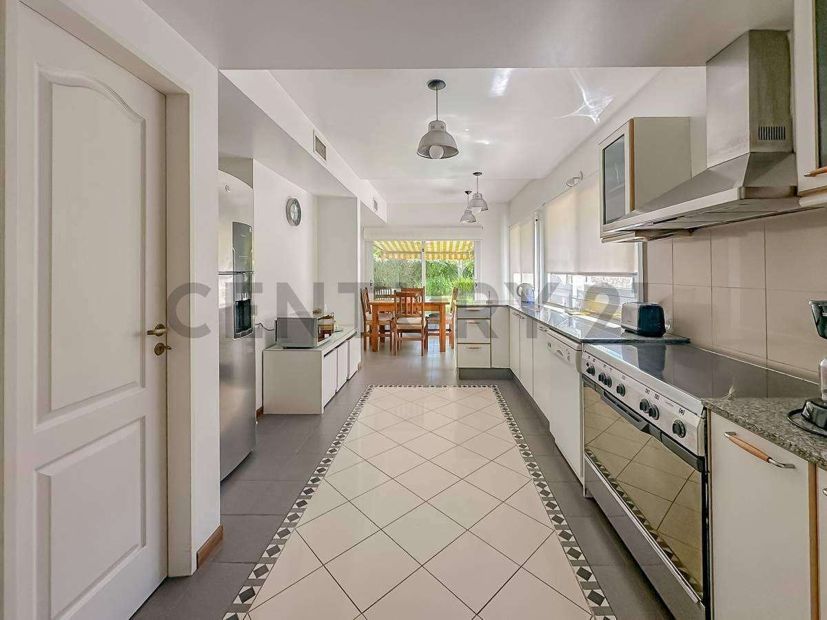 Foto de Impecable Casa 6 amb c/parque y pileta, imagen 3