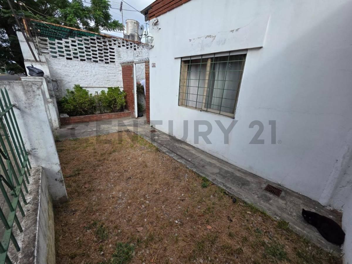 Foto de Venta PH 2 ambientes en Villa Tesei – Permuta, imagen 1