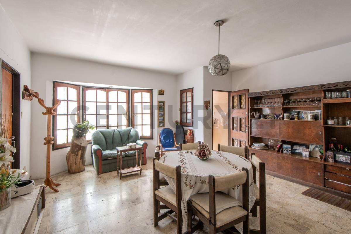 Foto de Venta CASA 6 amb con patio y terraza en Villa Luro, imagen 1