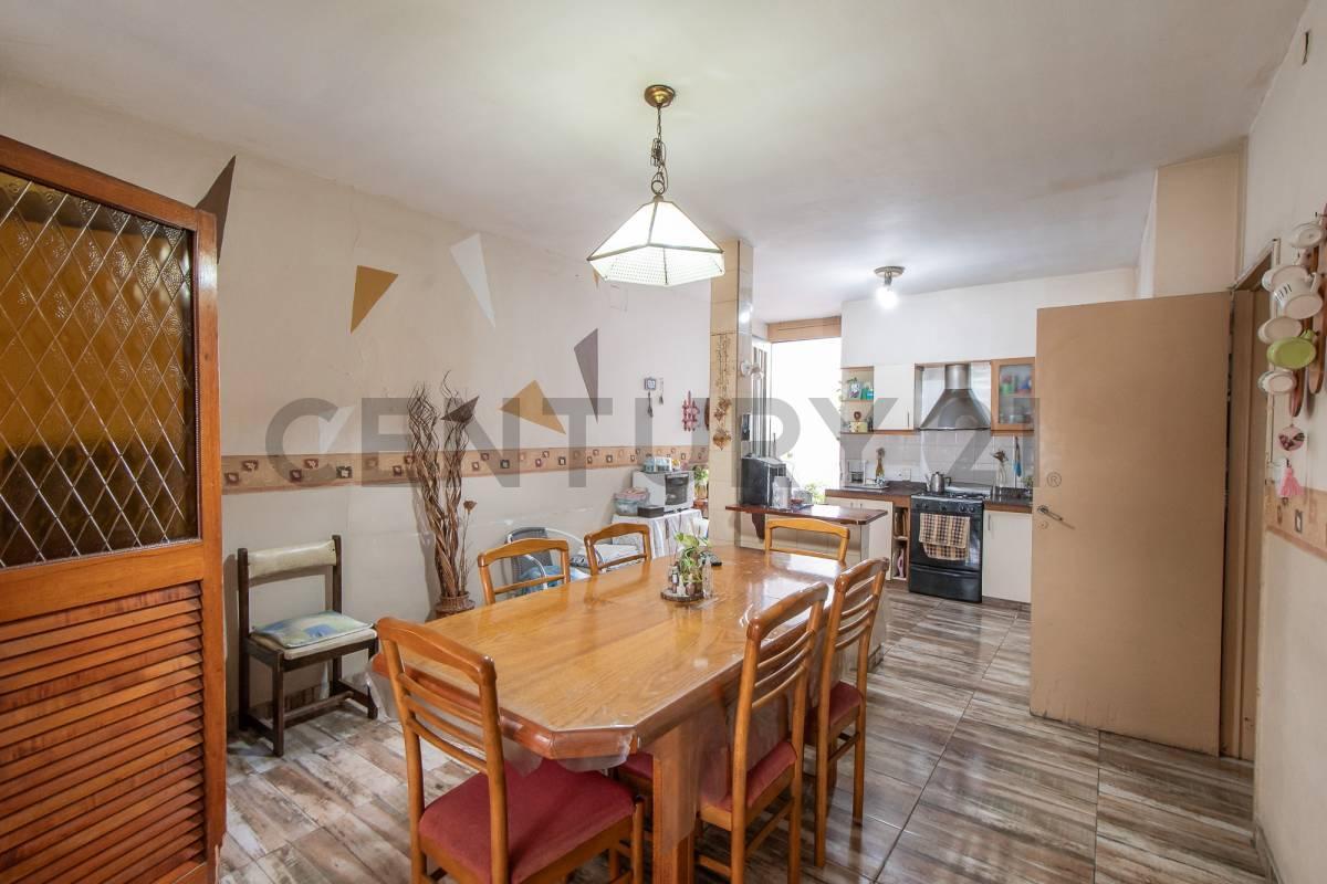 Foto de Venta CASA 6 amb con patio y terraza en Villa Luro, imagen 3