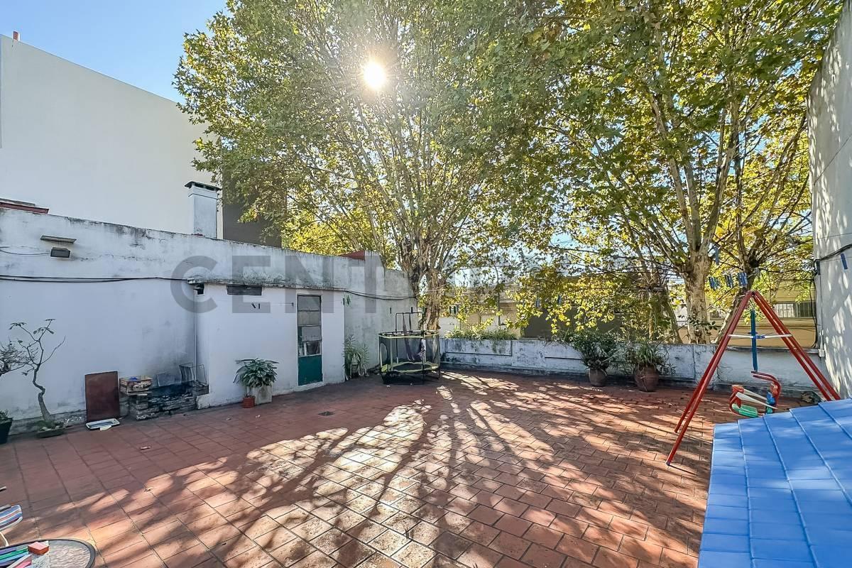 Foto de Venta CASA 6 amb con patio y terraza en Villa Luro, imagen 2