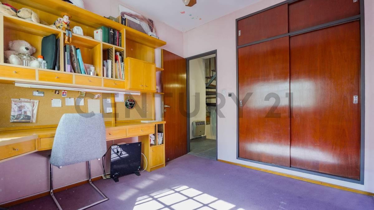 Foto de VENTA Duplex tipo casa 5 amb con cochera y patio - Caballito, imagen 5