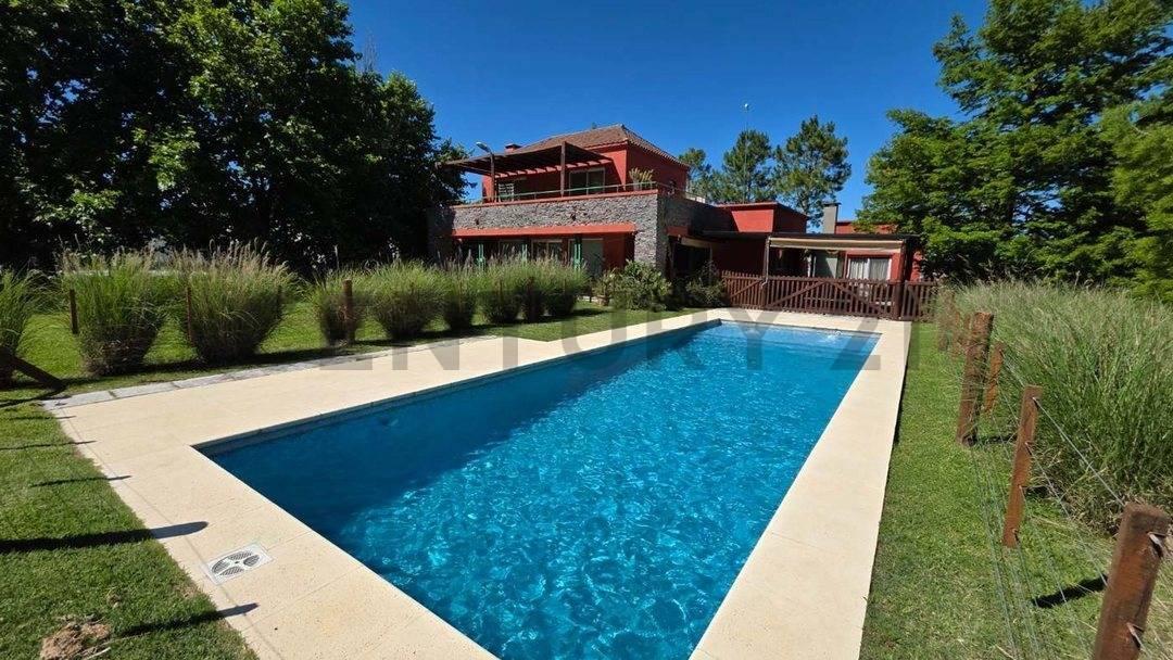 Foto de VENTA Casa 5 Ambientes VISTA AL GOLF en Chacras La Primavera Golf, imagen 3