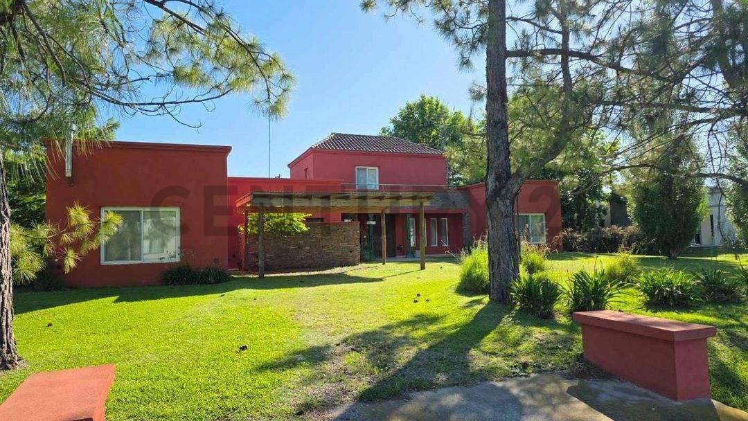Foto de VENTA Casa 5 Ambientes VISTA AL GOLF en Chacras La Primavera Golf, imagen 1