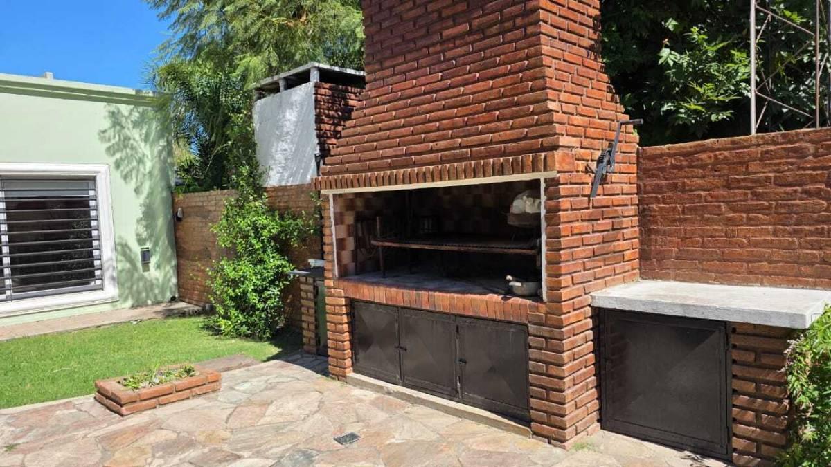 Foto de VENTA casa quinta con pileta y parque | General Rodríguez, imagen 2
