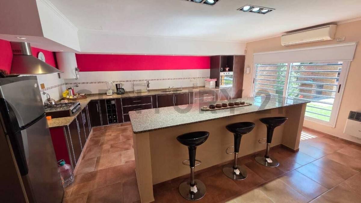 Foto de VENTA casa quinta con pileta y parque | General Rodríguez, imagen 4