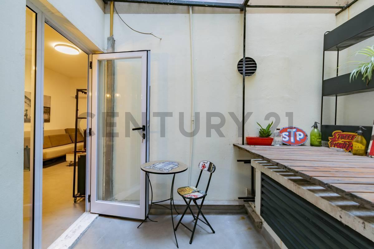 Foto de VENTA Depto 2 amb con patio y cochera - Belgrano, imagen 2
