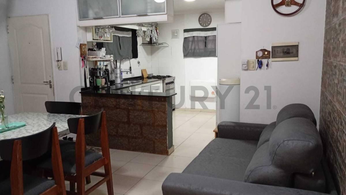 Foto de VENTA PH 4 AMBIENTES EN VILLA BONICH.LUMINOSO, imagen 2
