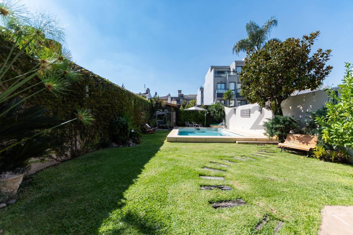 Foto de VENTA CASA 5 AMB CON JARDIN, PILETA Y COCHERA EN BARRIO NAON LOTE PROPIO, imagen 4