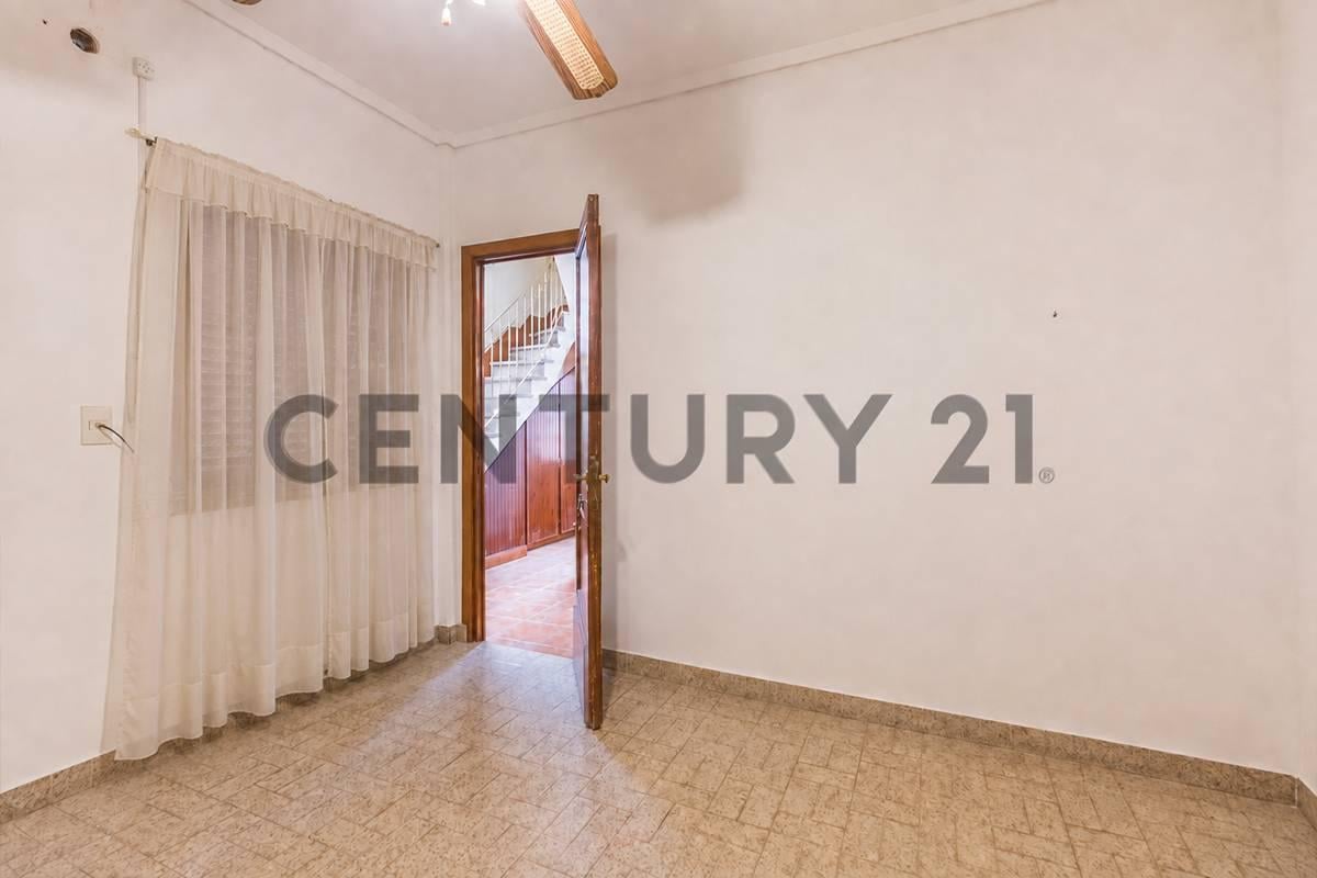 Foto de VENTA CASA + GARAGE/ESPACIO INDUSTRIAL-PARQUE AVELLANEDA, imagen 4