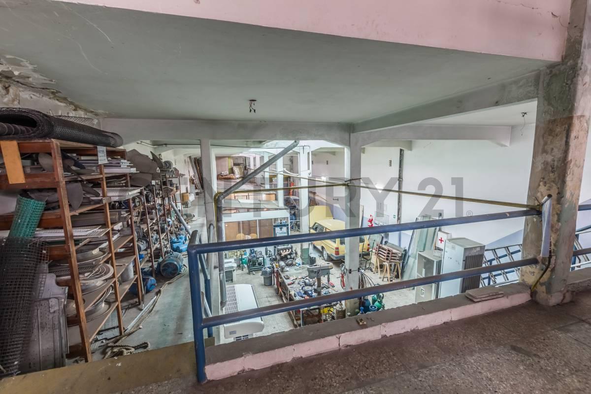 Foto de VENTA GALPÓN + OFICINAS/VIVIENDAS | PARQUE AVELLANEDA, imagen 3