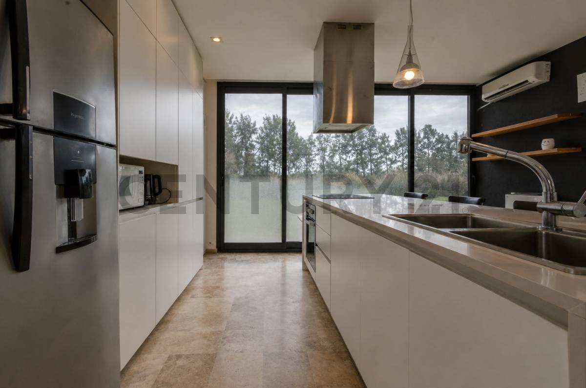 Foto de Venta-Permuta Casa 5 ambientes con pileta sobre 1.400 m² en Haras San, imagen 3