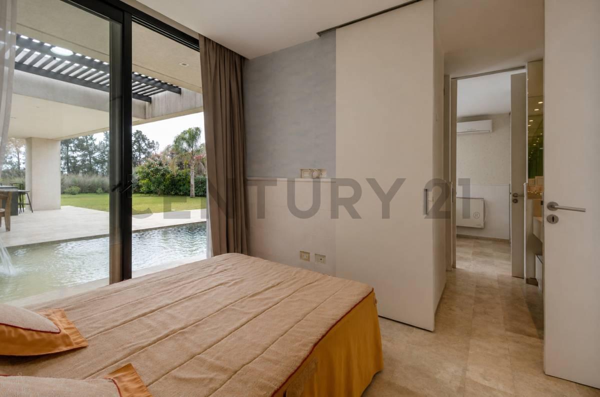 Foto de Venta-Permuta Casa 5 ambientes con pileta sobre 1.400 m² en Haras San, imagen 2
