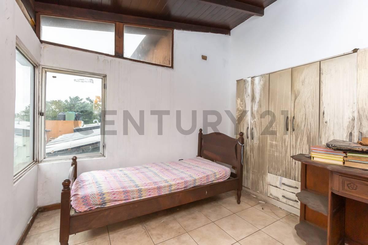 Foto de VENTA Dúplex 3 ambientes con patio y cochera en complejo | Hurlingham, imagen 2