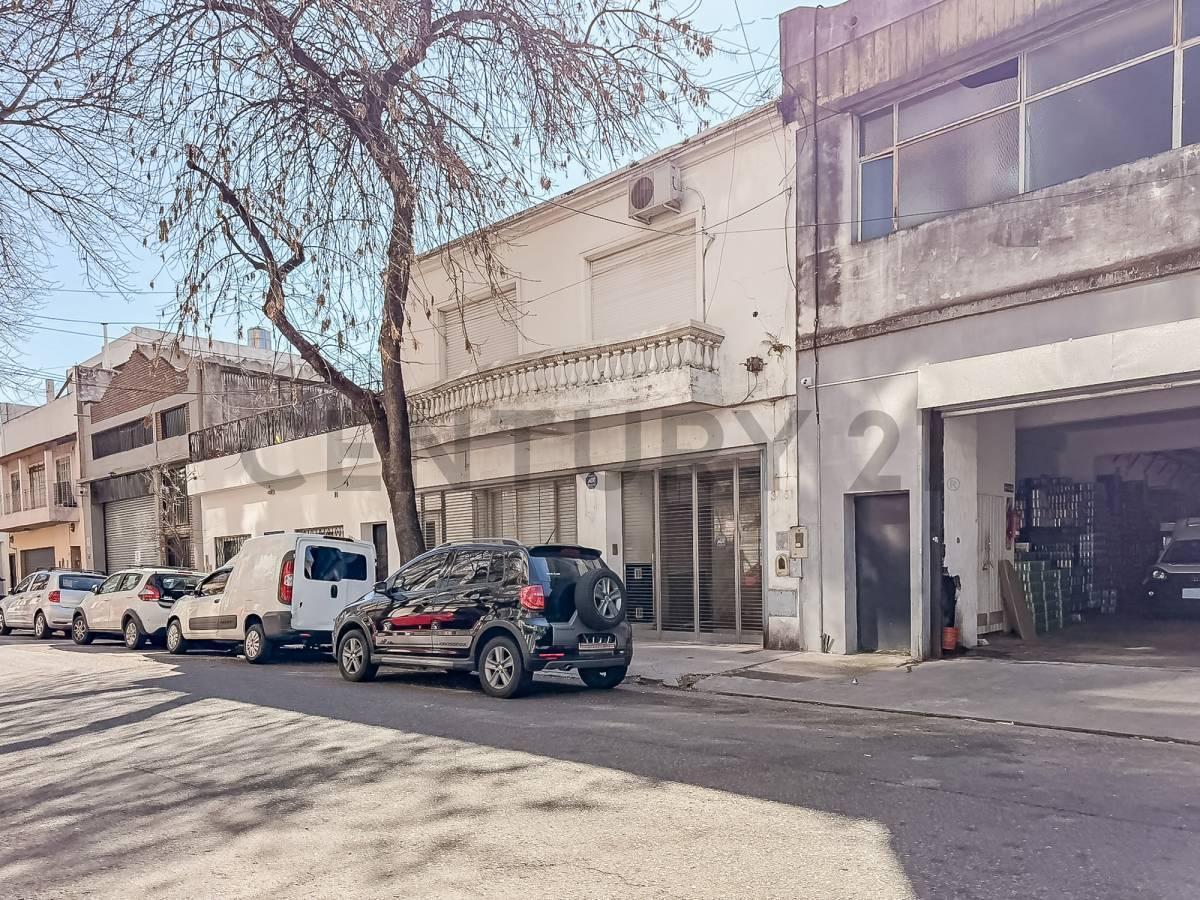 Foto de Gran Local con pileta + depto 2 amb, imagen 3