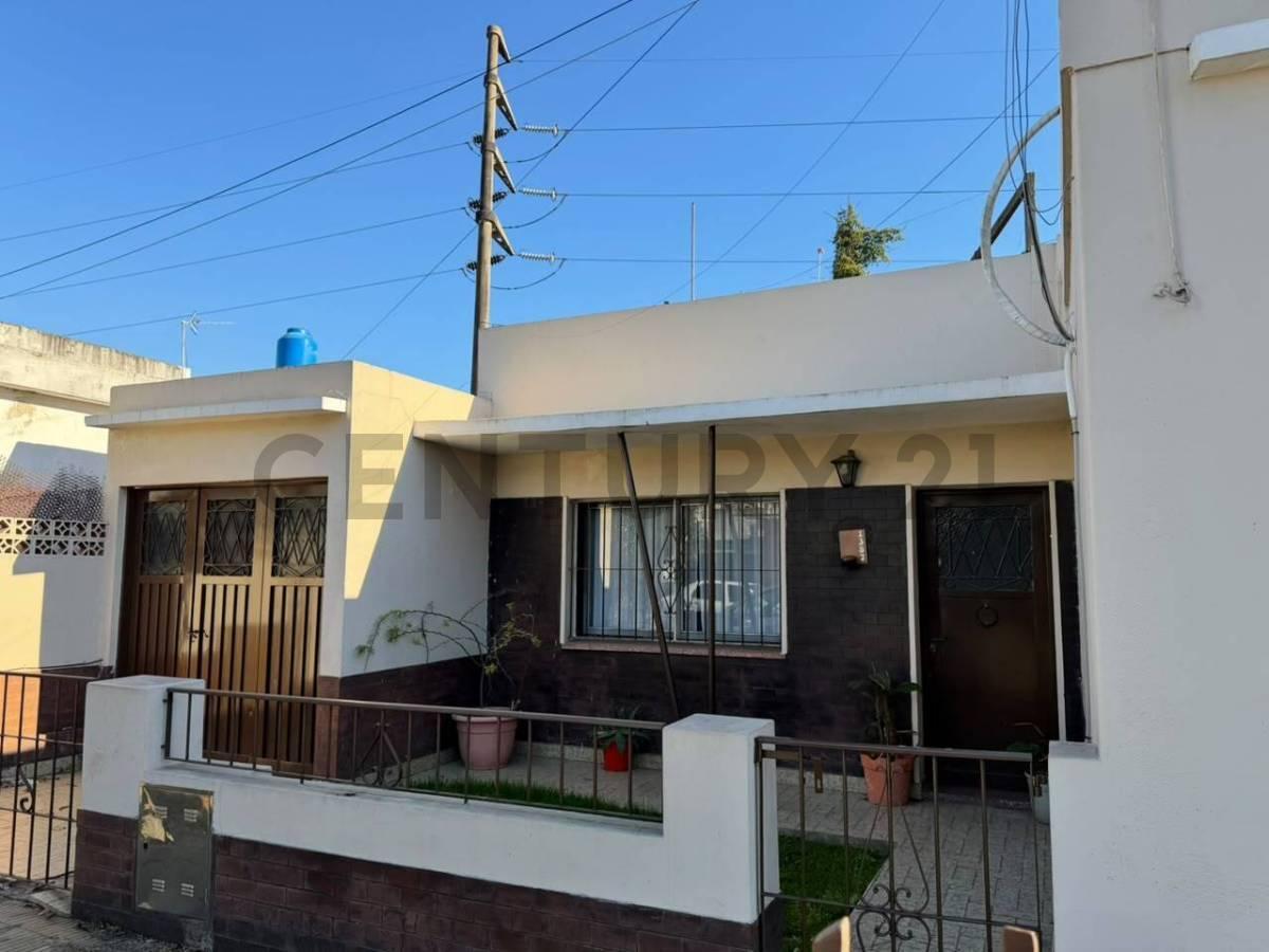 Foto de CASA EN VENTA 3 AMBIENTES EN ITUZAINGO NORTE - ACEPTA PERMUTA, imagen 1