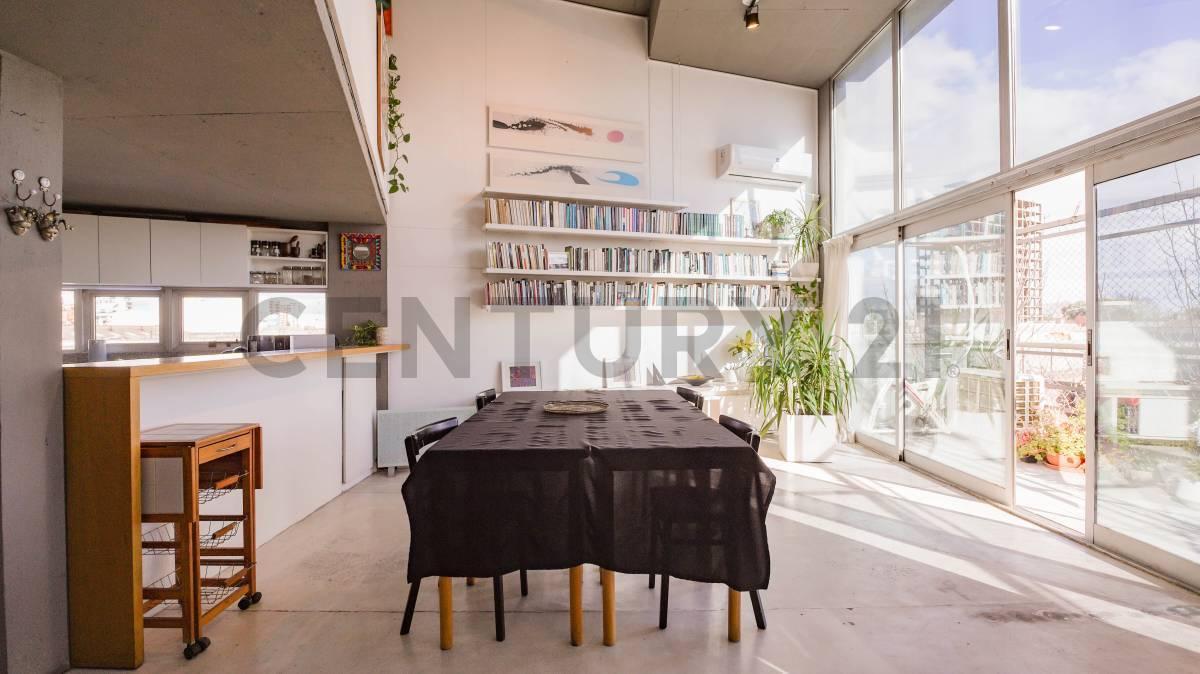 Foto de VENTA - LOFT EN DUPLEX en BARRACAS - 2 Amb + Amplio Escritorio - Muy, imagen 1