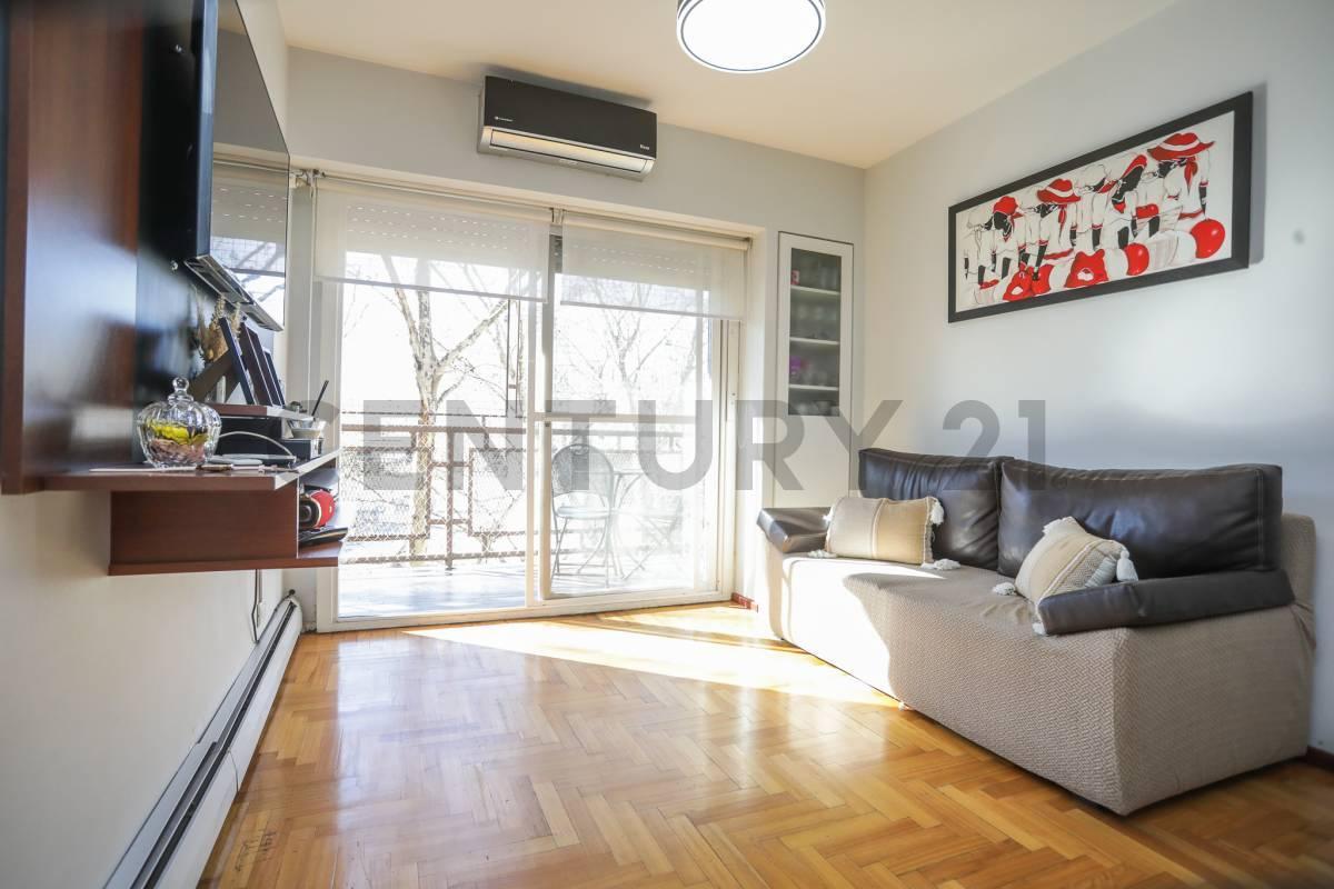 Foto de Venta-Permuta departamento 4 ambientes + Balcon corrido + Cochera +, imagen 1