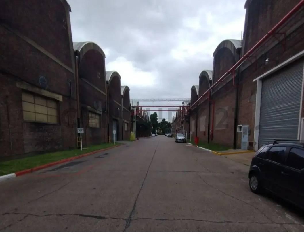 Foto de VENTA-PERMUTA GALPON INDUSTRIAL- MORON, imagen 4