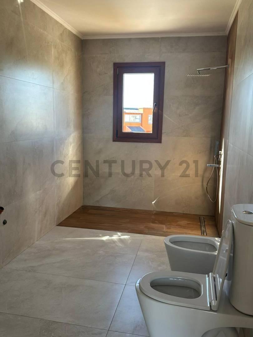 Foto de Venta Casa 6 ambientes con vista a la laguna, barrio privado La Alameda, imagen 4