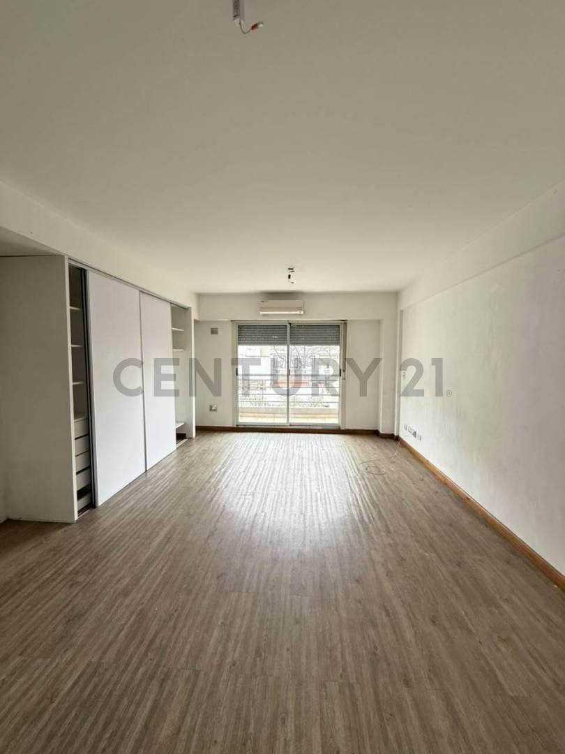 Foto de ALQUILER – Monoambiente con balcón | Flores, imagen 3