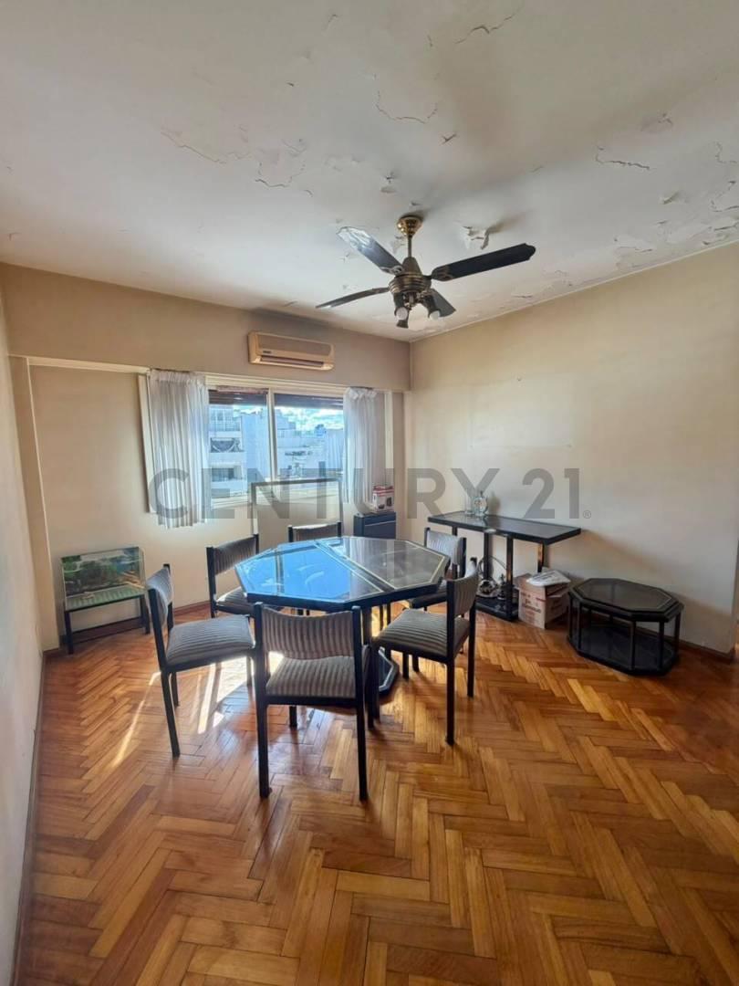 Foto de VENTA DPTO 3 AMB. LUMINOSO. AMOBLADO - ABASTO, imagen 1
