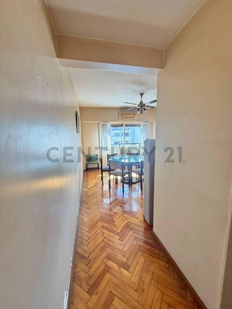 Foto de VENTA DPTO 3 AMB. LUMINOSO. AMOBLADO - ABASTO, imagen 3