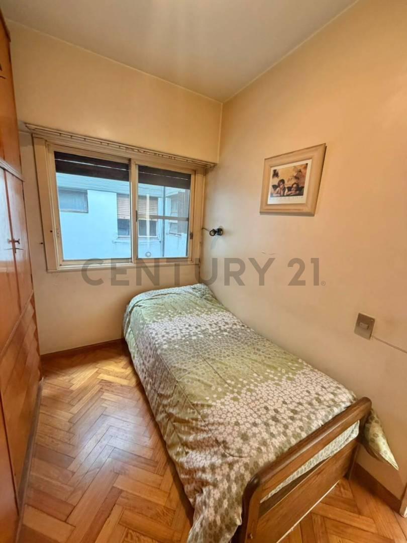 Foto de VENTA DPTO 3 AMB. LUMINOSO. AMOBLADO - ABASTO, imagen 2