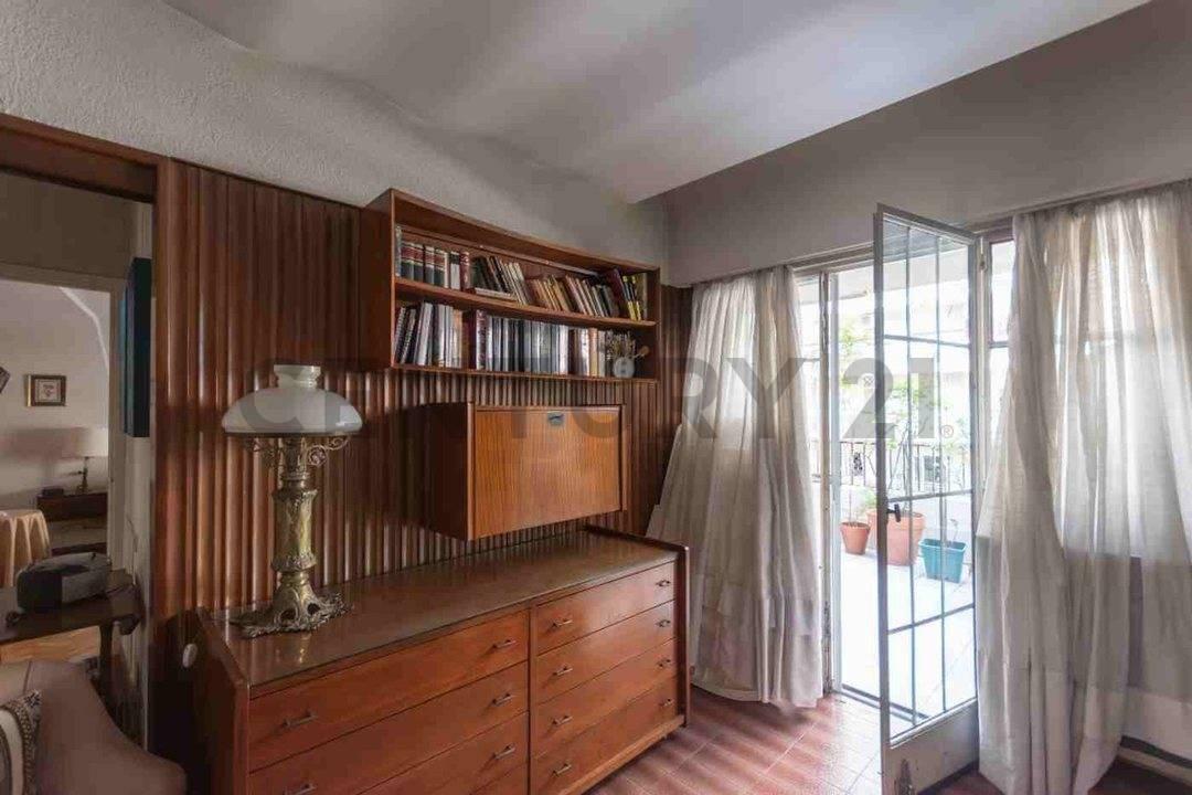 Foto de VENTA DEPARTAMENTO 5 AMBIENTES CABALLITO-PERMUTA- APTO CREDITO, imagen 2