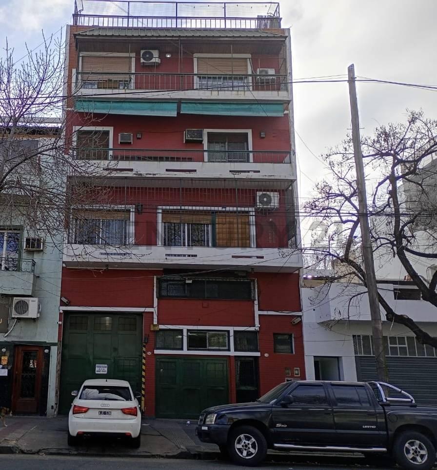 Foto de VENTA-PERMTA DEPTO 4 AMB.-PARQUE PATRICIOS, imagen 2