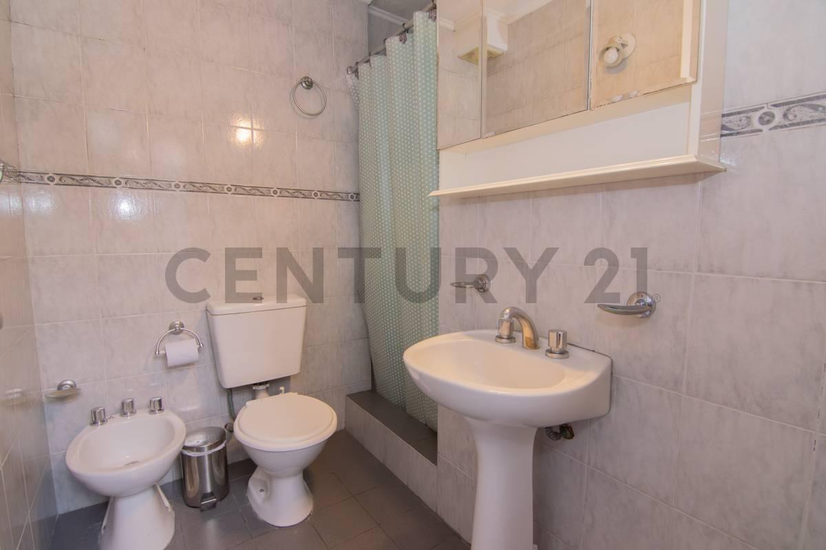 Foto de VENTA PH tipo casa de 3 ambientes con patio, terraza y parrilla, imagen 2