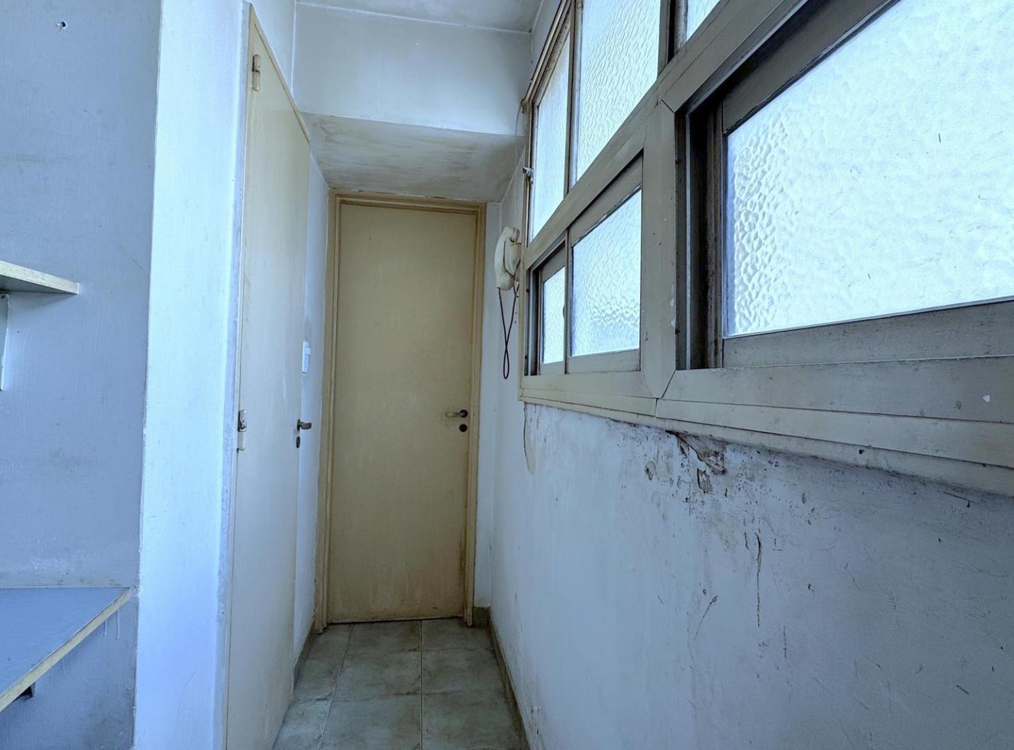 Foto de Venta- Permuta Departamento 4 ambientes en Floresta. Luminoso y bien, imagen 5