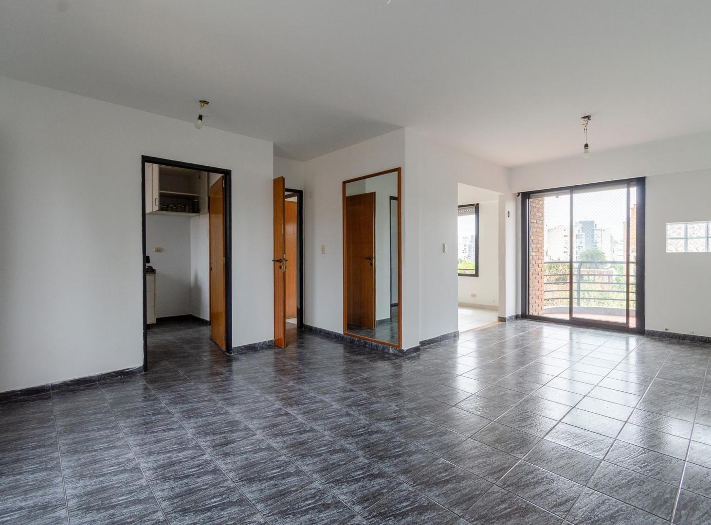 Foto de Departamento 3 ambientes con balcón y cochera en Haedo, imagen 2