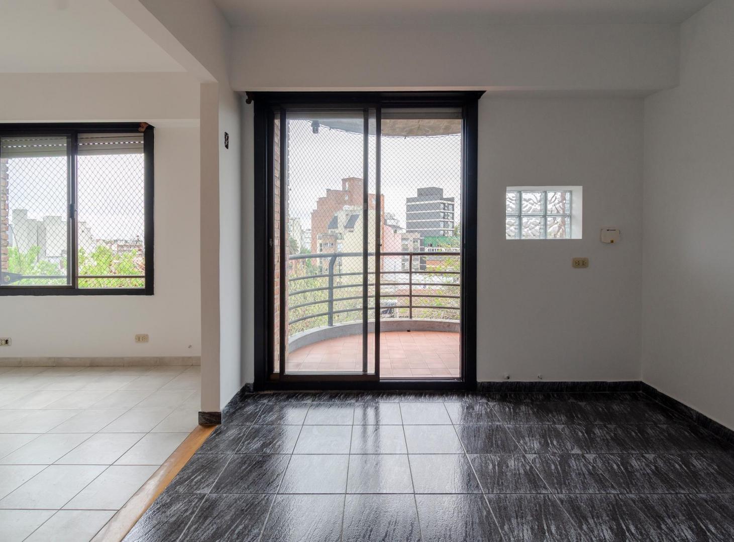 Foto de Departamento 3 ambientes con balcón y cochera en Haedo, imagen 3